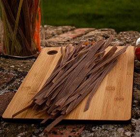 Óföldeáki szilvás-áfonyás széles metélt